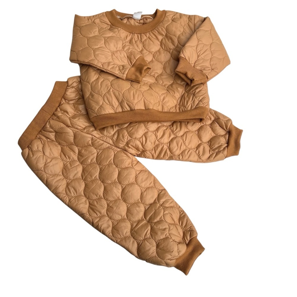 SHEIN‎ Tan Quilted outdoor Set Cozy and Insulating